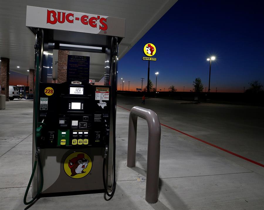 Por estas razones se desplomó el precio del petróleo de Texas