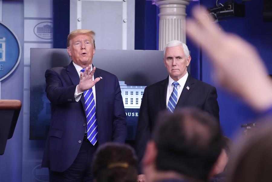 Casa Blanca y fabricante de desinfectantes reaccionan a los comentarios de Trump