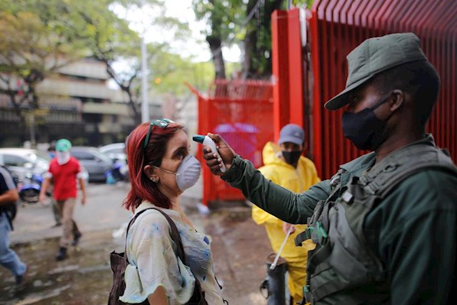 Europa pide no politizar ayuda humanitaria enviada a Venezuela