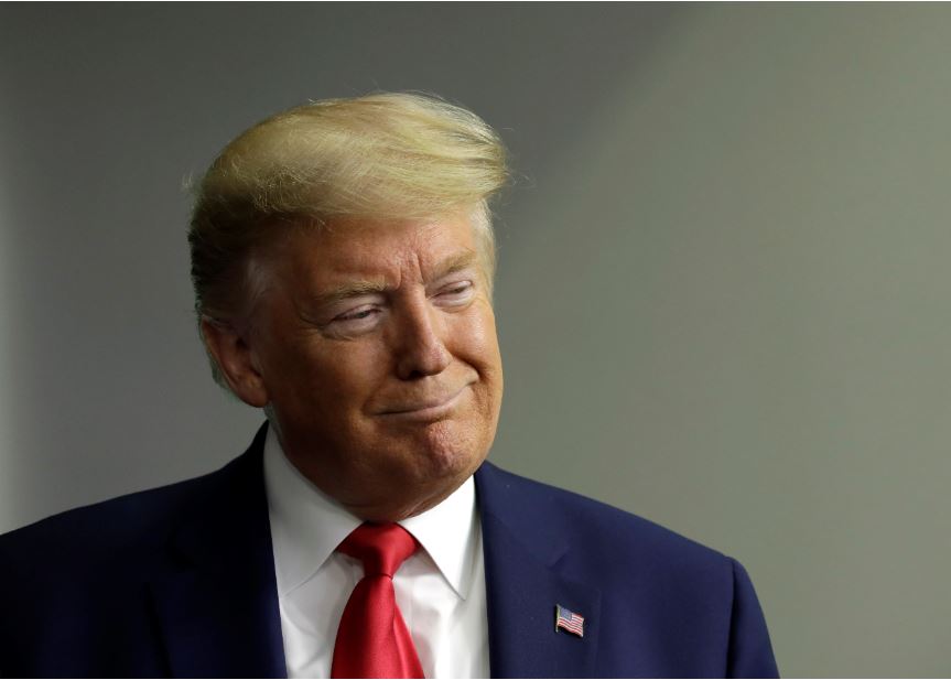 Trump pide prohibir la exportación de material médico para combatir el coronavirus