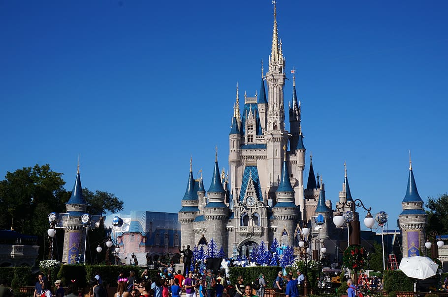 Empleados de Disney World tendrán sueldos suspendidos por la pandemia
