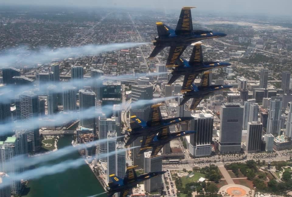 Los Blue Angels sobrevuelan Chicago, Detroit e Indianapolis