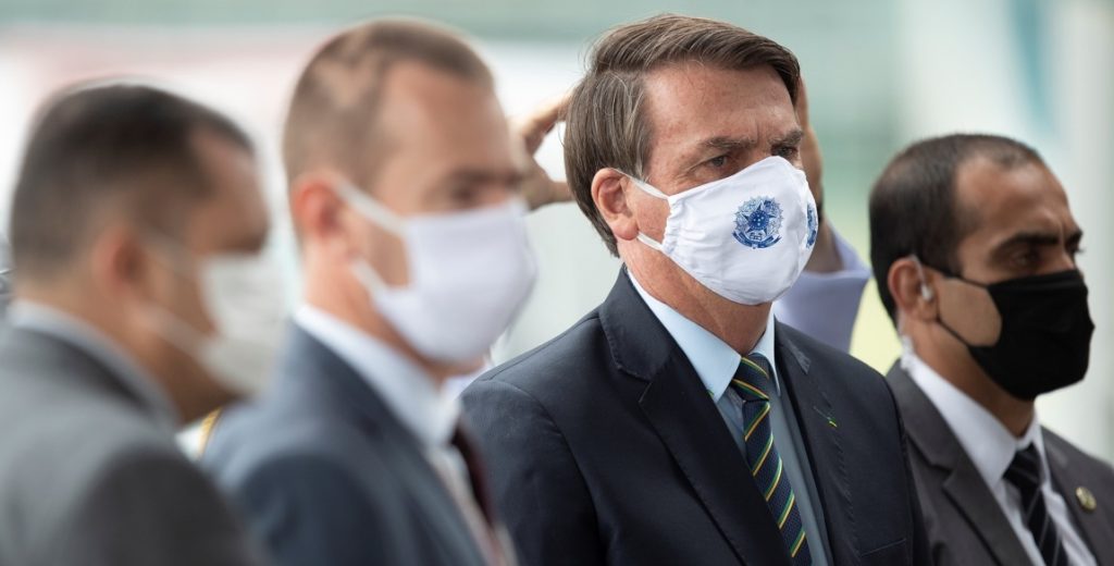 Bolsonaro y Maduro, dos líderes enfrentados unidos por la cloroquina