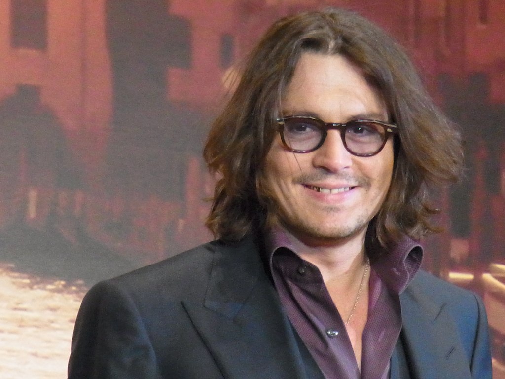 Johnny Depp "nunca" ha sido violento, según actrices