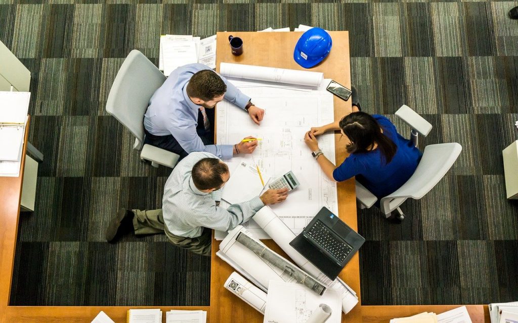 Europa reduce jornada laboral como alternativa a despidos