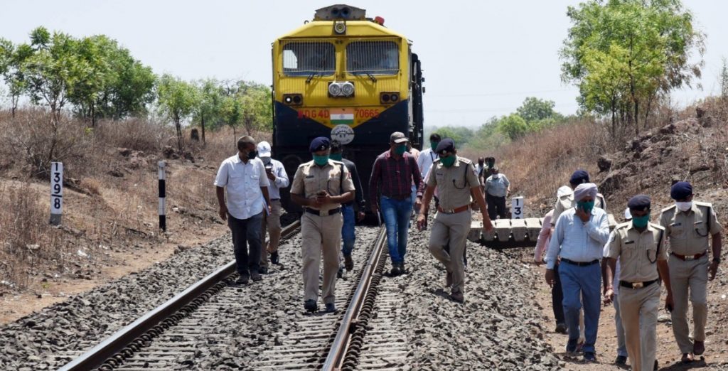 Mueren 16 personas por arrollamiento de tren en la India