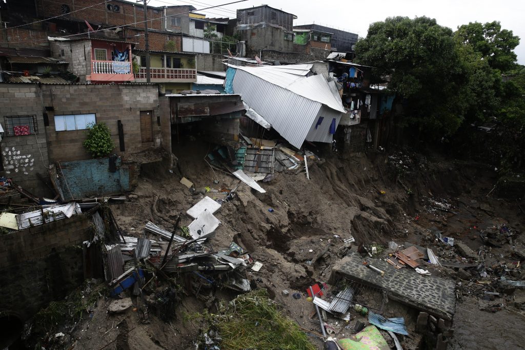 Tormenta tropical Amanda deja cuatro muertos en El Salvador