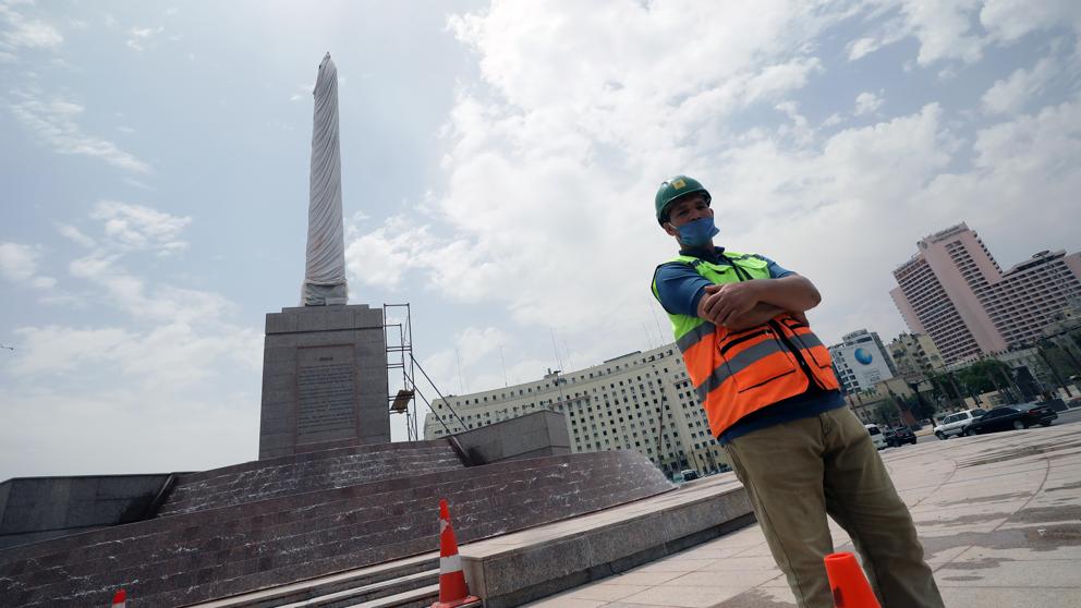 Egipto completa traslado de polémicas estatuas faraónicas