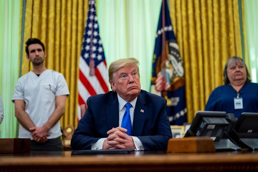 Trump dice que si alguna vez interviene en Venezuela sería con una "invasión"