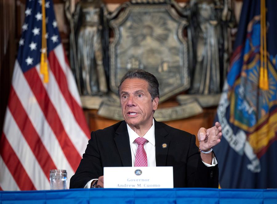 Gobernador de Nueva York invita al diálogo para cambios en la Policía