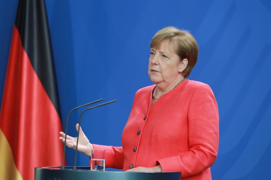 Merkel pide usar la aplicación contra el coronavirus