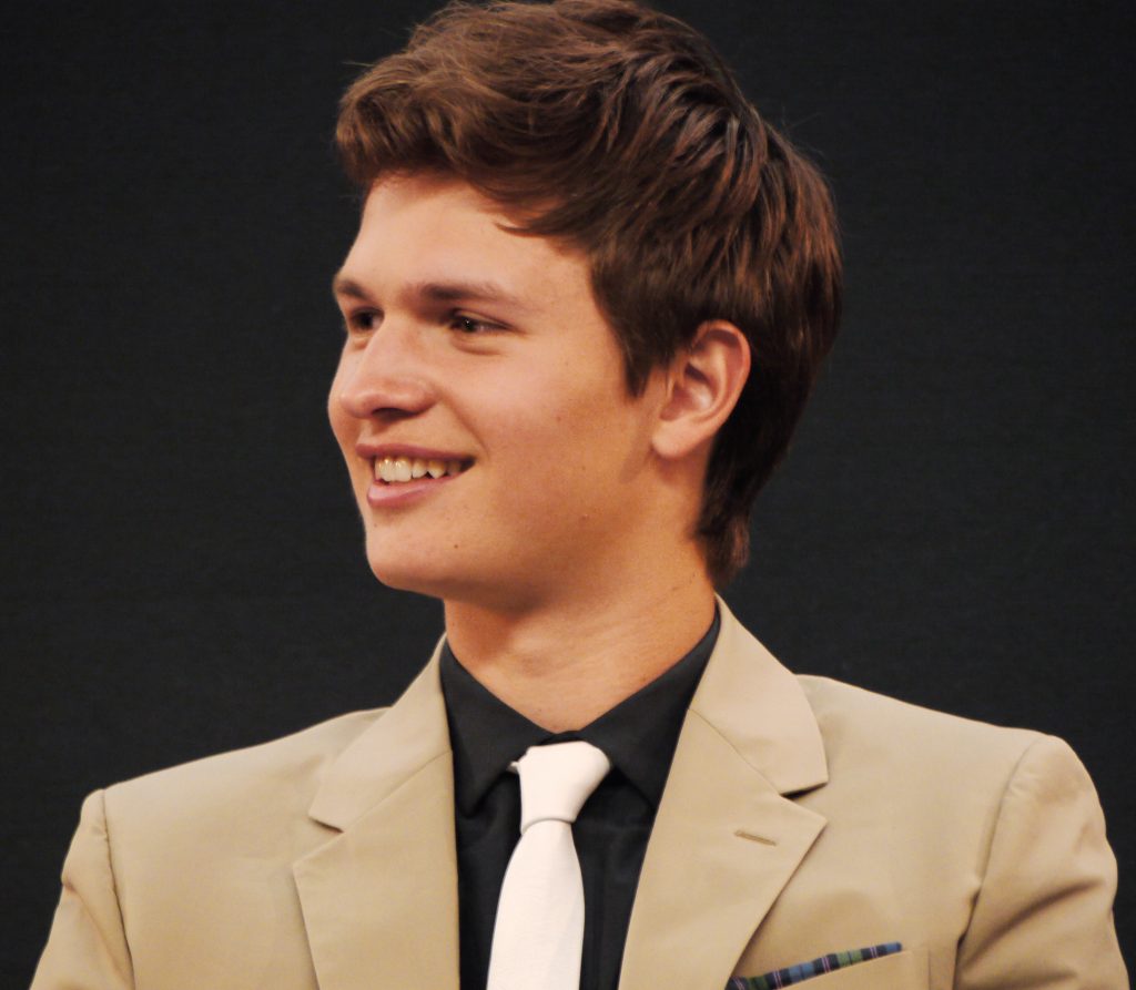 Acusan al actor Ansel Elgort de abuso sexual a una menor