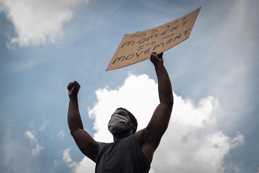 "Somos racistas" reconocen jóvenes blancos durante las protestas