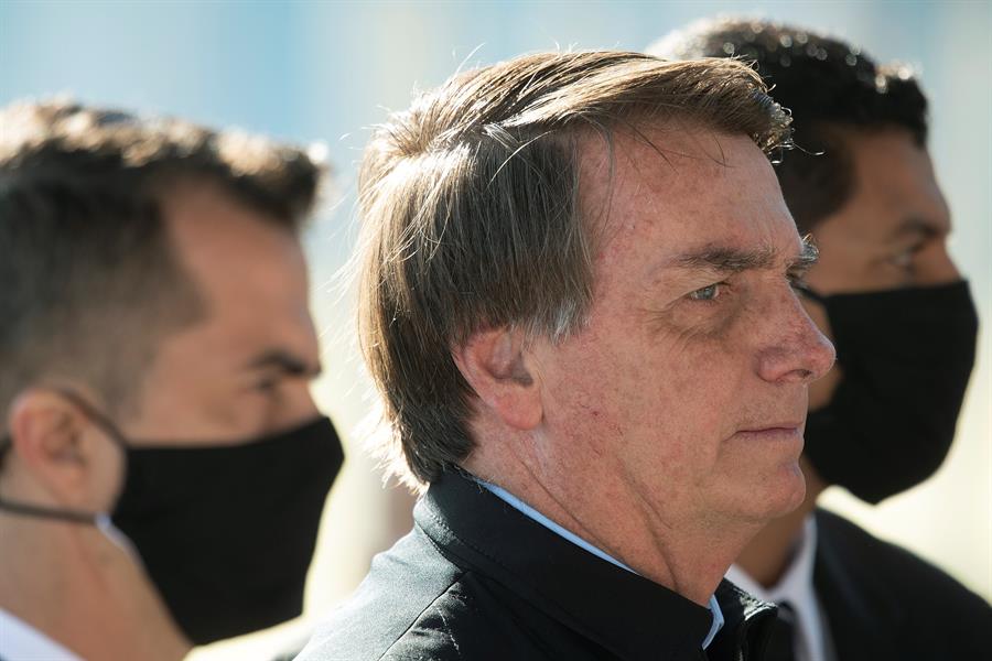 Bolsonaro amenaza con una posible salida de Brasil de la OMS por su "sesgo ideológico"