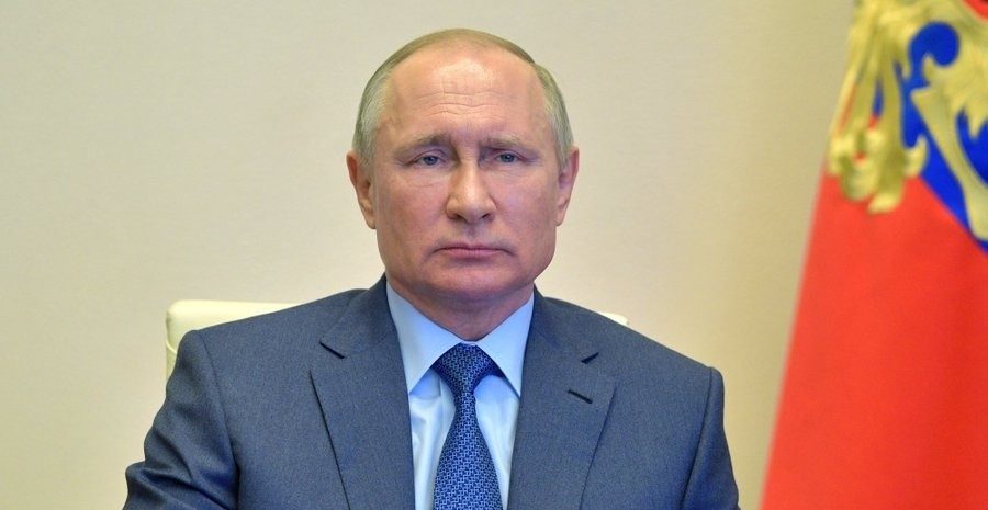 Putin defiende a Trump pero cree que EEUU vive una profunda crisis