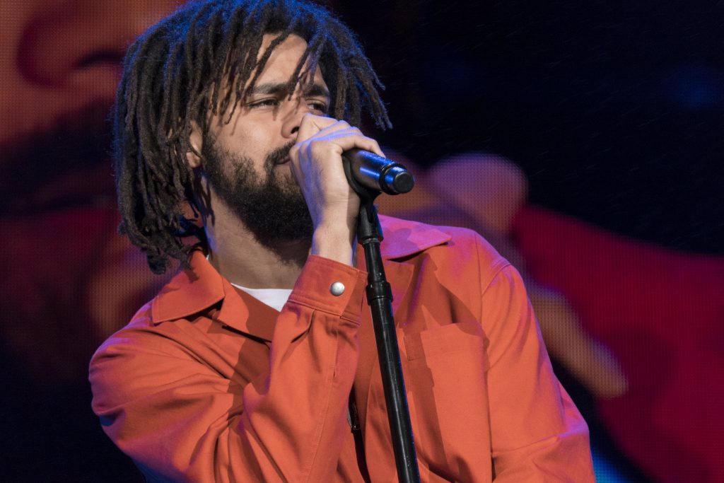 J Cole alegró a sus fans con canción sobre el racismo