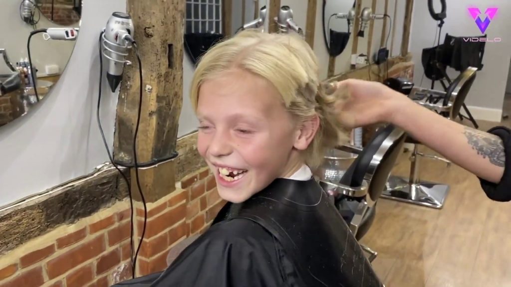 Niño de 9 años dejó crecer su pelo para donarlo a otros niños con cáncer