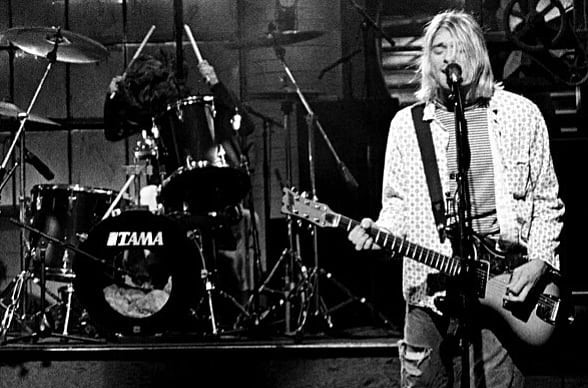 Guitarra de Kurt Cobain en "MTV Unplugged" supera el millón de dólares