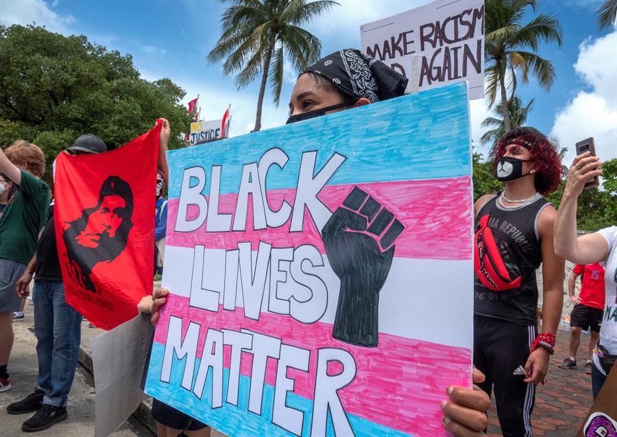 El "himno nacional afroamericano" suena en Miami Beach por el Juneteenth