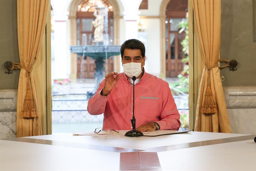 Maduro dice que no le "temblará el pulso" para detener al opositor Guaidó