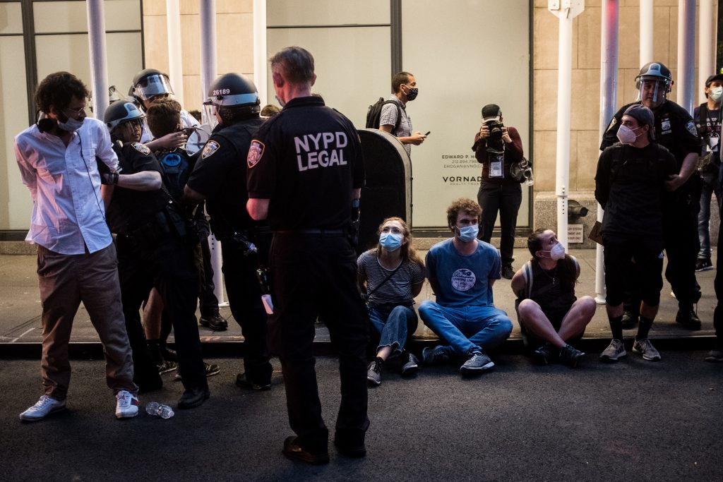Nueva York propone nuevas leyes contra abusos policiales