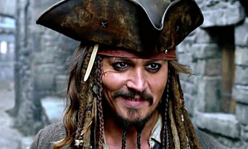 Johnny Depp se viste de Jack Sparrow y los fans piden su regreso a Piratas del Caribe