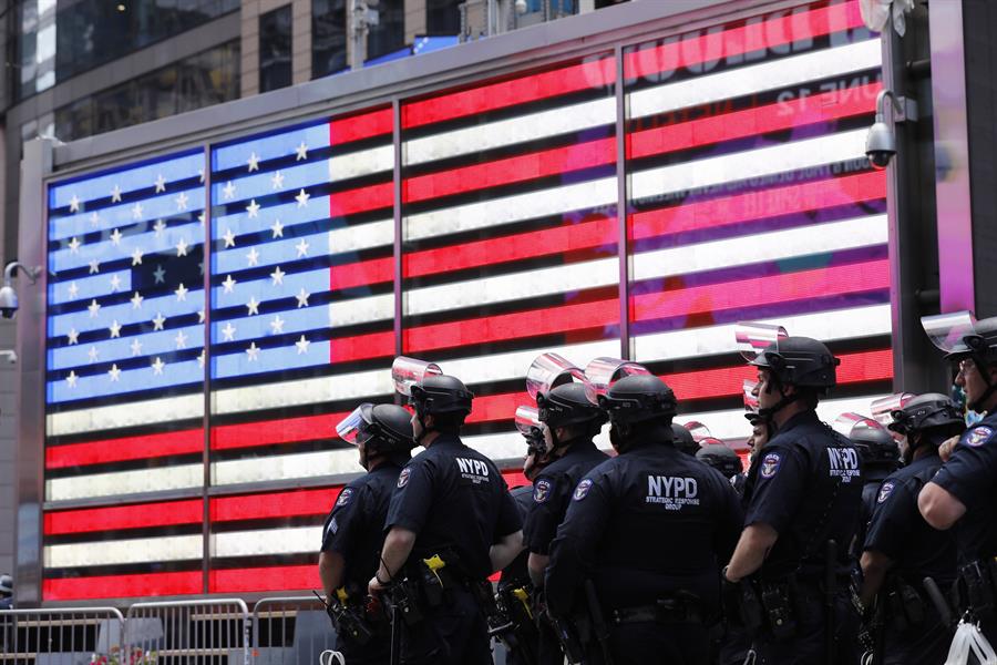 Trump exige "mano dura" contra los manifestantes