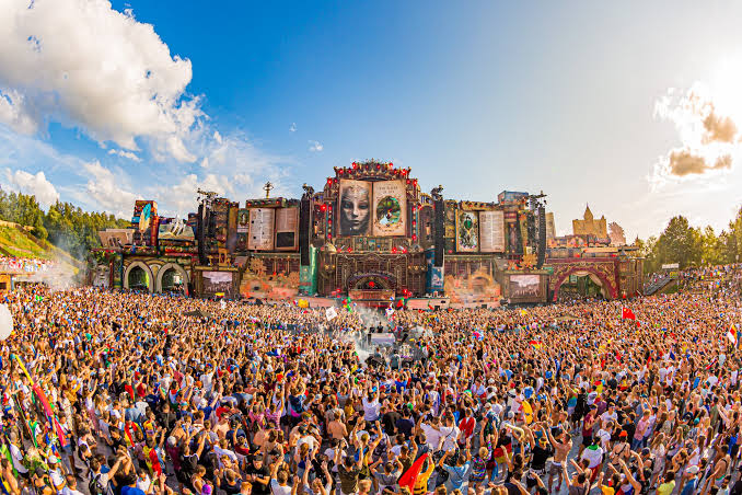 ¿Qué es el Tomorrowland Around the World y por qué debe interesarte?