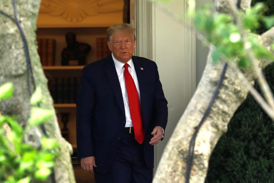 Trump desata ira tras afirmar que es un "gran día" para Floyd