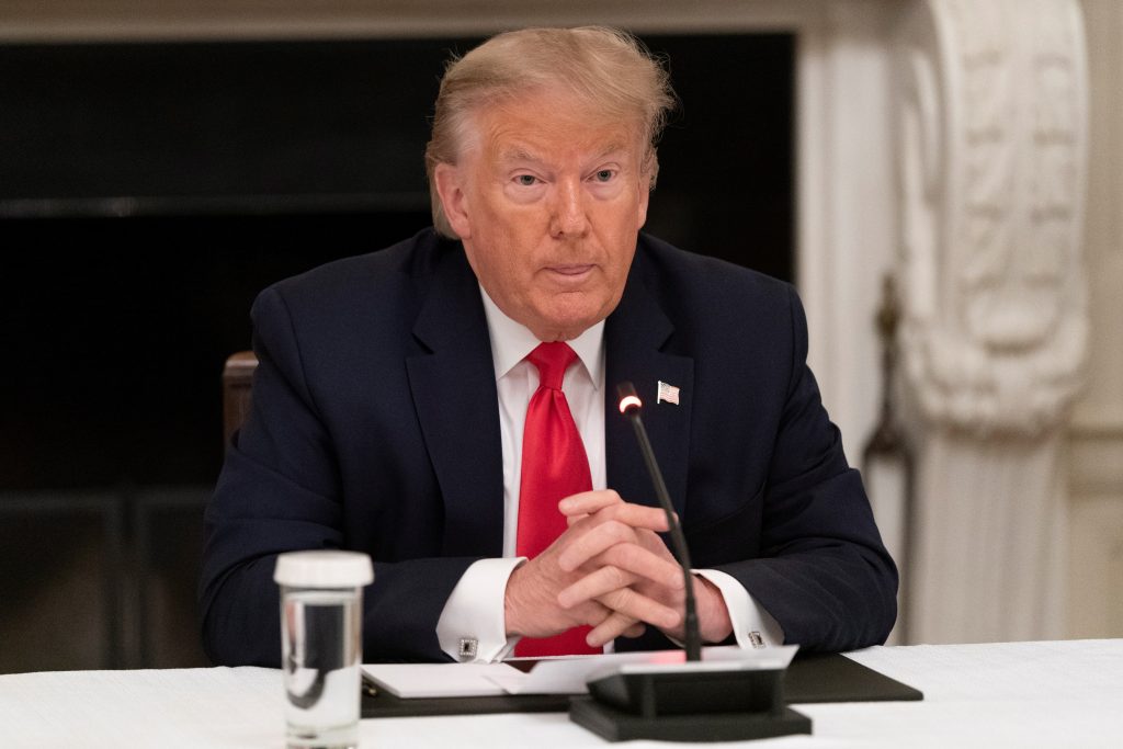 ¿Otra vez? Twitter etiquetó un video de Trump