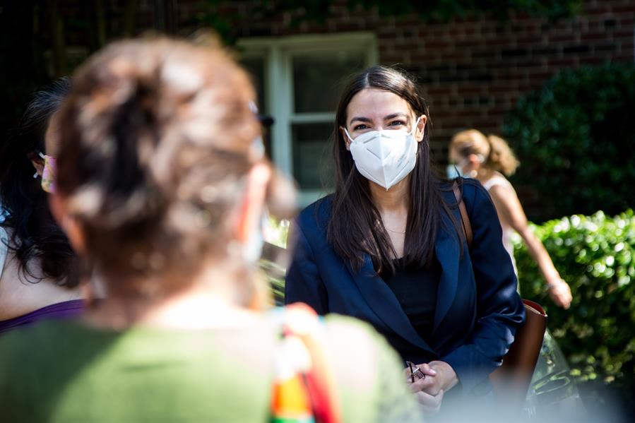 Ocasio-Cortez ve peligrosa una posible reelección de Trump
