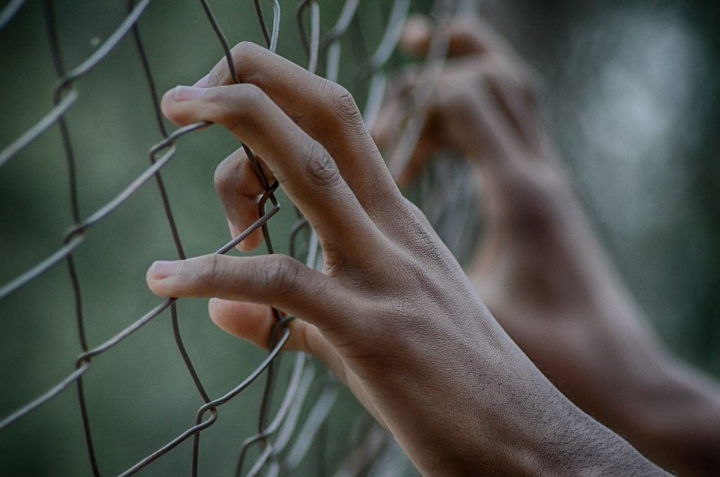 Condenan a 11 años de cárcel a hispano por tráfico sexual de menores