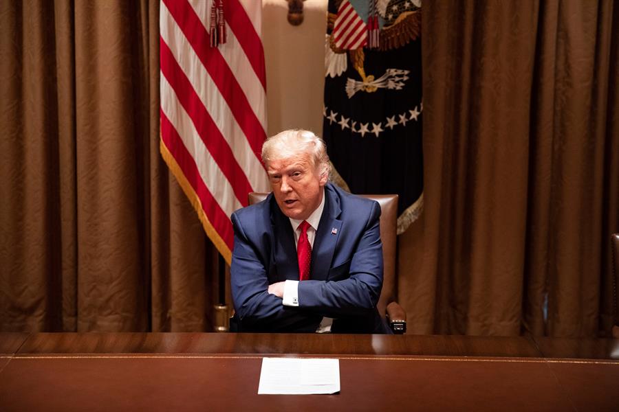 ¿Busca votos? Trump lanza iniciativa para latinos