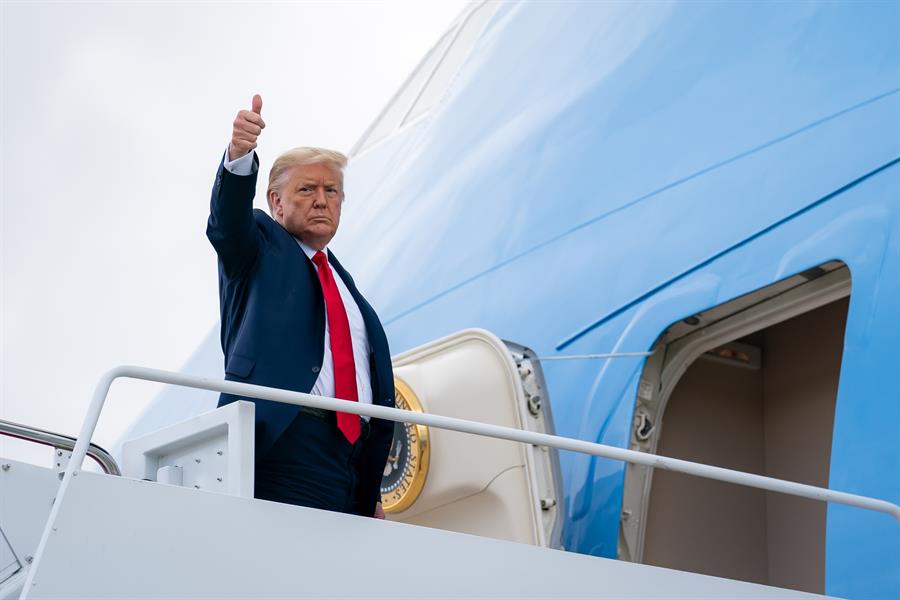 Trump dice que aprobará por orden ejecutiva reforma migratoria