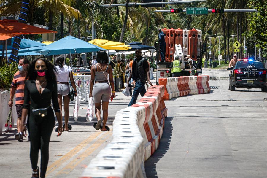 Casos de COVID superan los 12,3 millones, casi la cuarta parte en EEUU