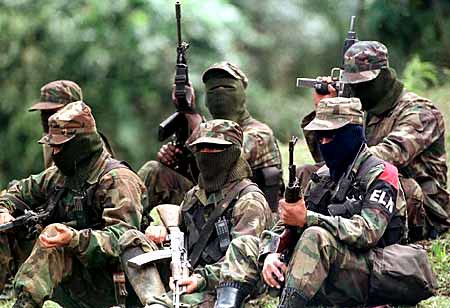 Ataque del ELN deja dos muertos y ocho heridos en Colombia
