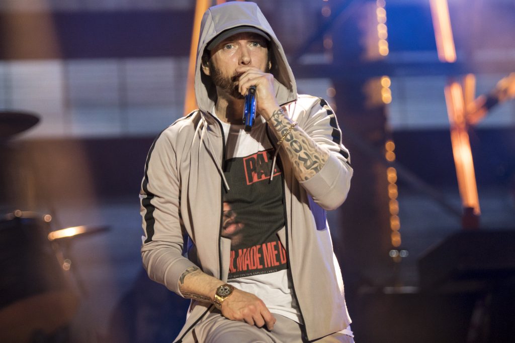Kid Cudi y Eminem lanzan una canción juntos