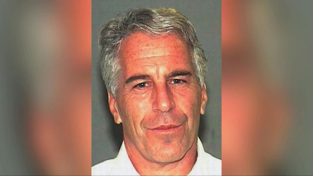 Venden por $110 millones mansiones de Jeffrey Epstein