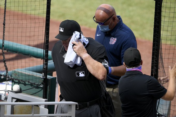 Joe West recibió un batazo accidental en la cabeza