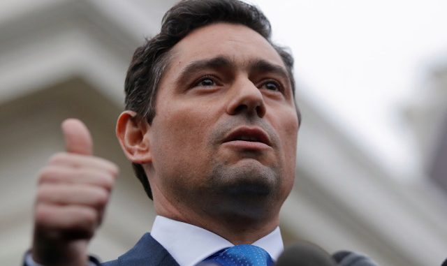 Vecchio: Maduro envió US$348 millones del mejor petróleo a Cuba
