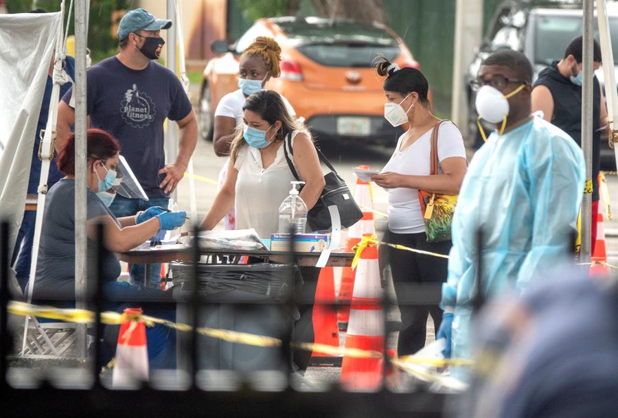 Sindicato sanitario urge a gobernador de Florida a ordenar uso de máscara