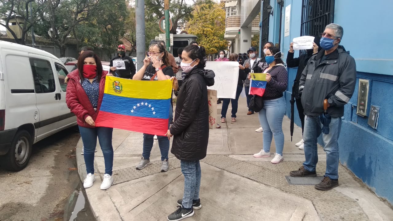 Volver: la búsqueda de 1.000 varados y migrantes venezolanos en Argentina