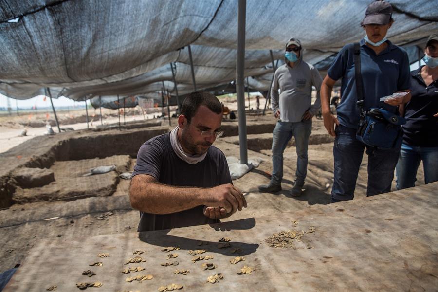 Tesoro islámico oculto fue hallado en Israel con 425 monedas de oro puro