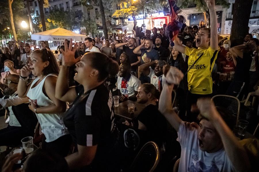 Explosión de alegría en París por primera final del PSG en Champions