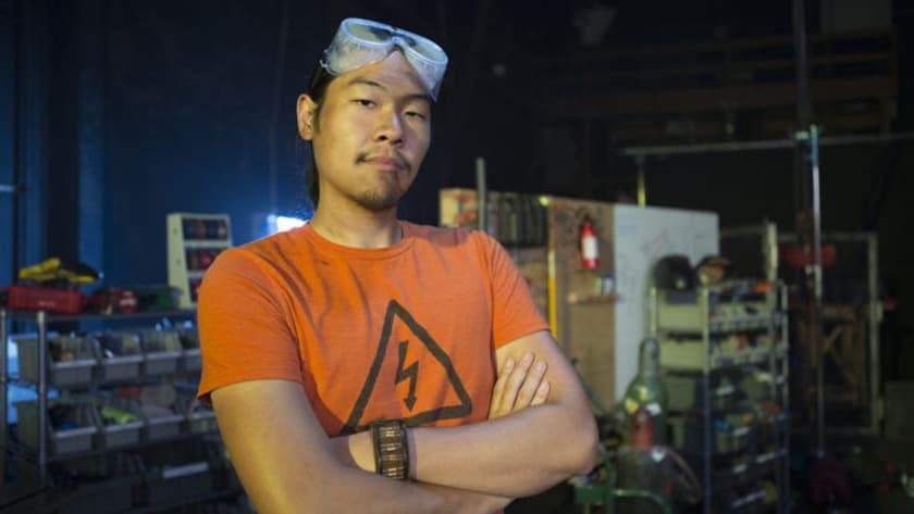 Youtuber Allen Pan crea pistola que dispara mascarillas | "Estados Unidos tiene un gran problema"