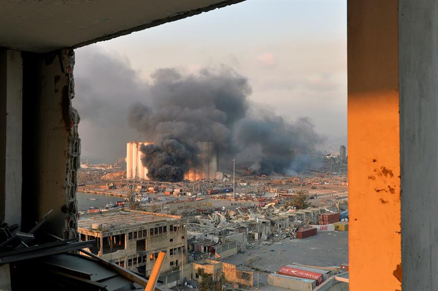 En fotos: Carga olvidada explota en Beirut y recuerda los horrores de la guerra