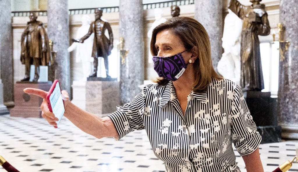 Esa mujer es lo peor dijo Pelosi refiriéndose a la doctora Birx