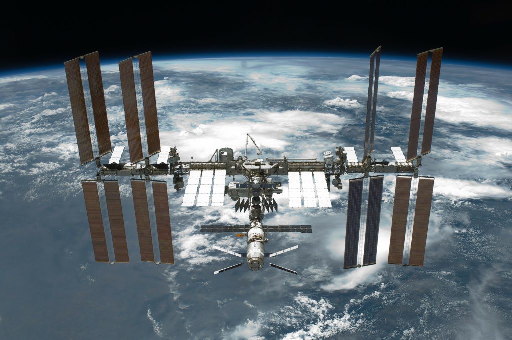 Roscosmos afirma que la EEI es cada vez más "ruidosa"
