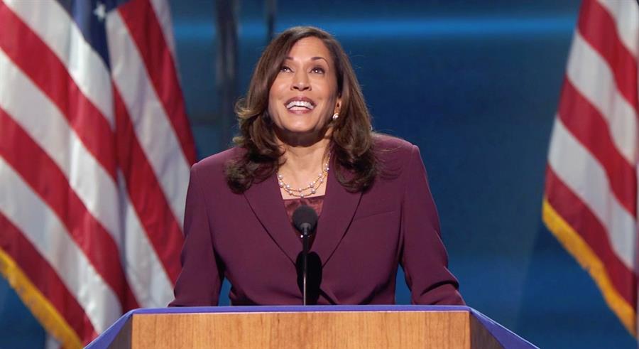Harris: Convención republicana está hecha para “apaciguar el ego de Trump