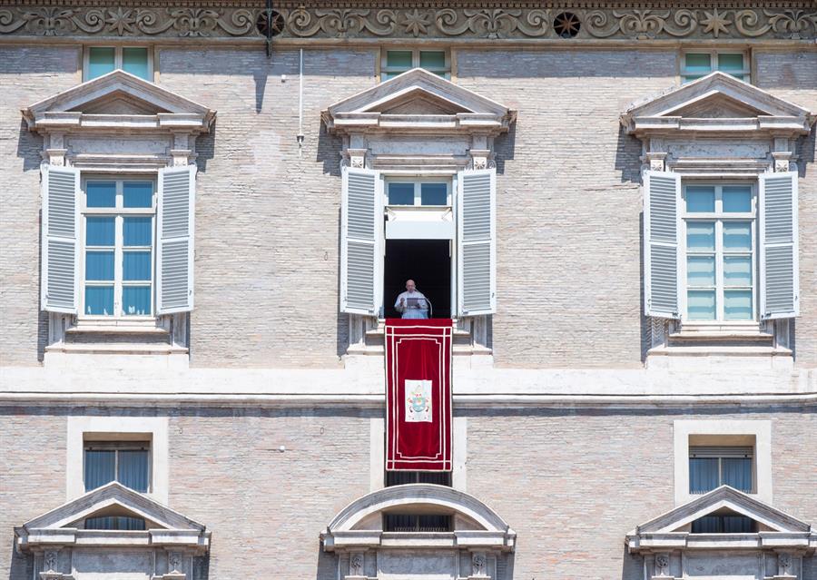 El papa pide al mundo una "generosa ayuda" para el Líbano